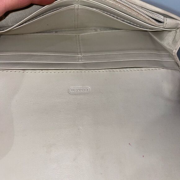 Vintage Coach Cream Leather Continental Wallet - Picture 9 of 10